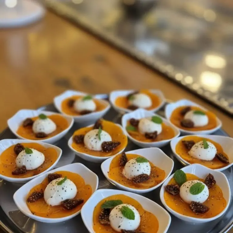 Burratina mit confierten Kirschtomaten – STORIA Catering München